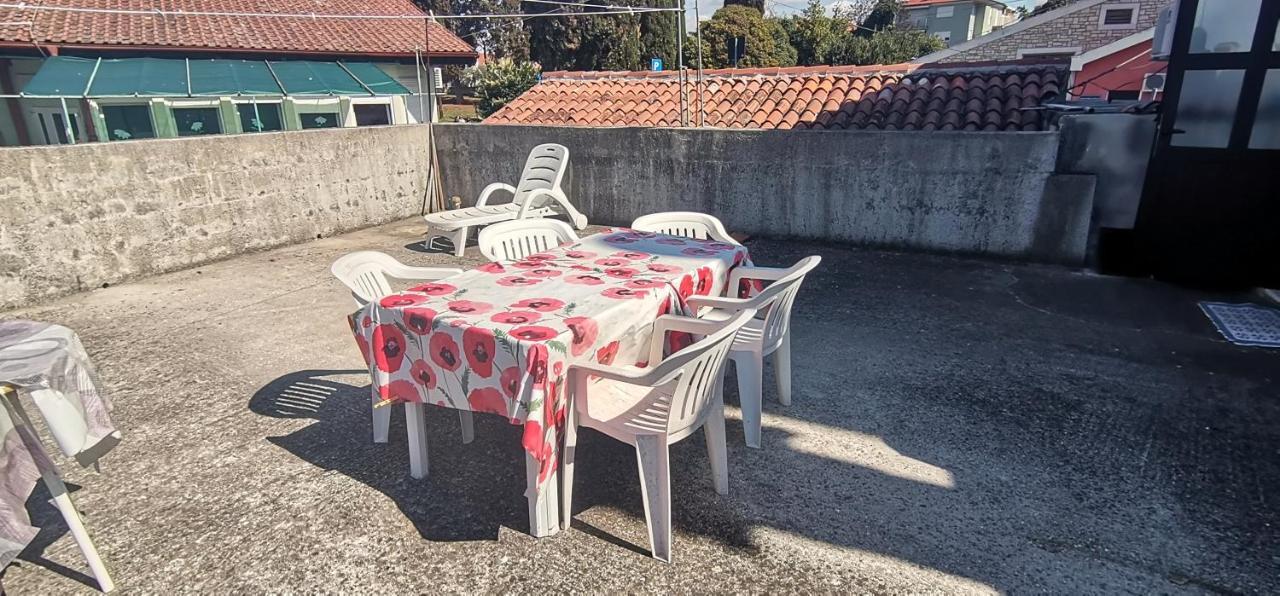 Apartments And Room Pergola 로비니 외부 사진