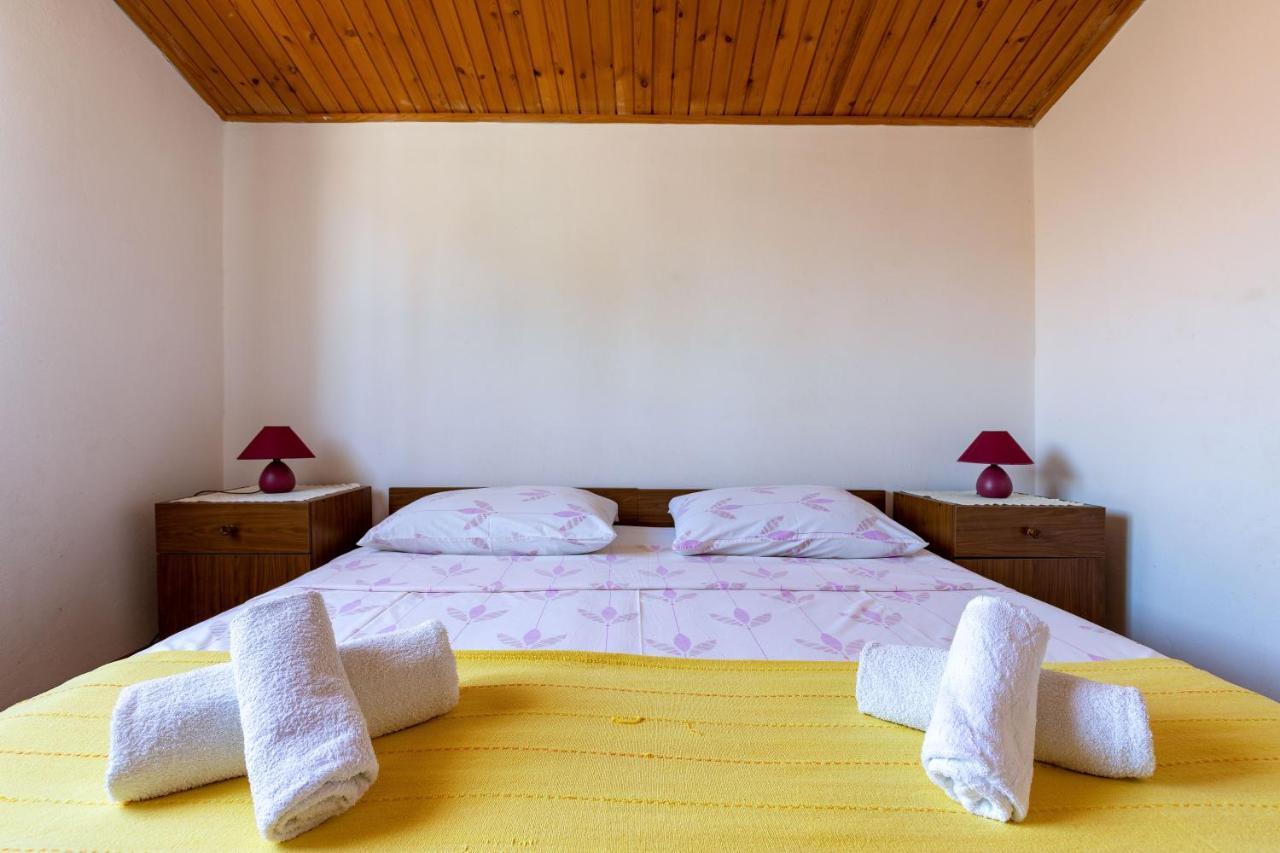 Apartments And Room Pergola 로비니 외부 사진