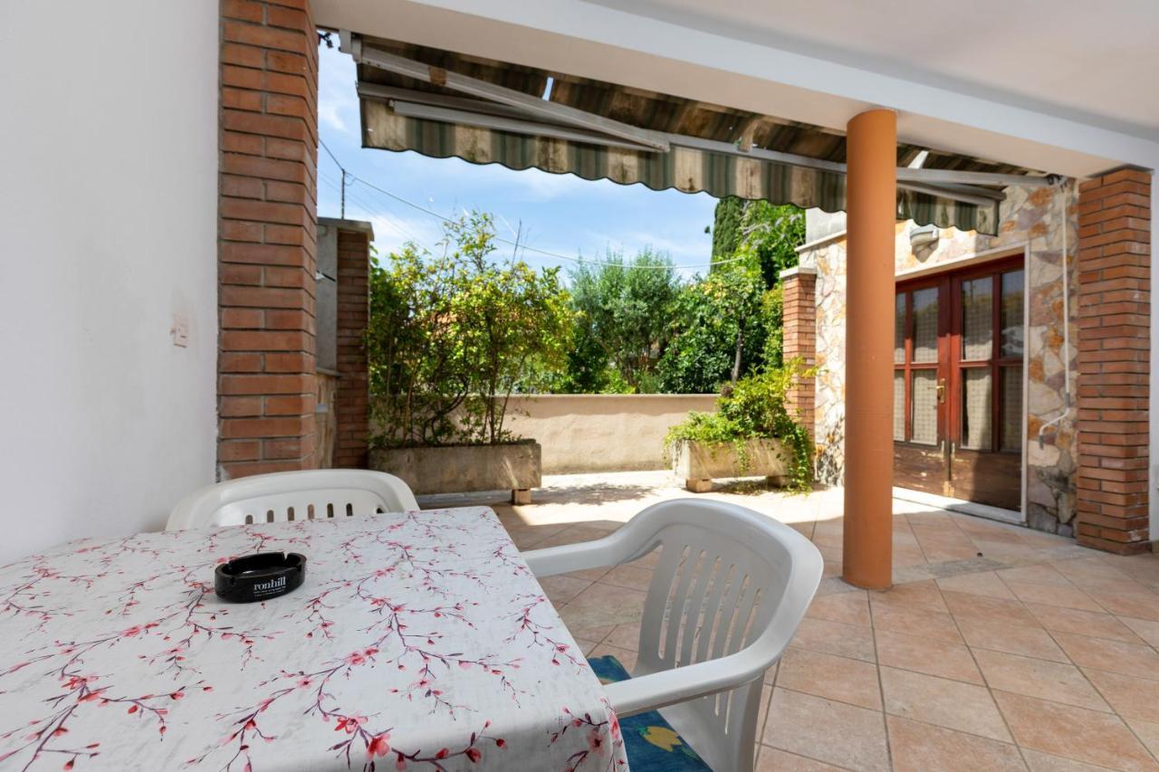 Apartments And Room Pergola 로비니 외부 사진