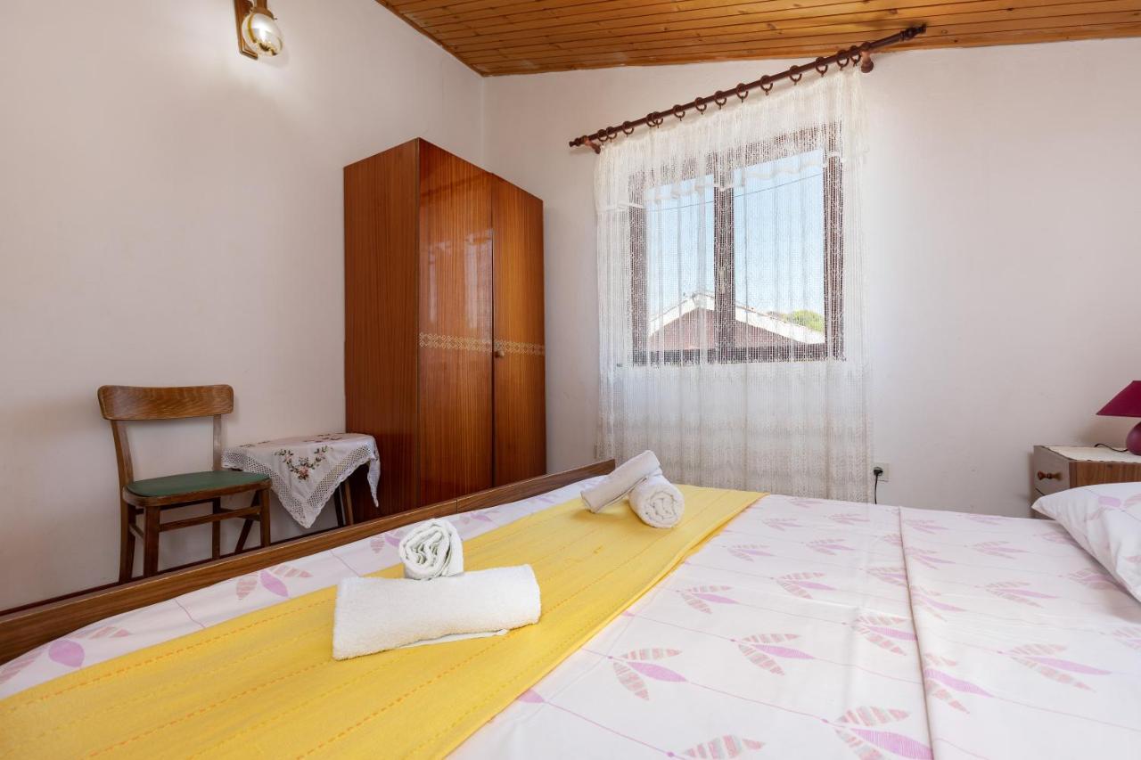 Apartments And Room Pergola 로비니 외부 사진