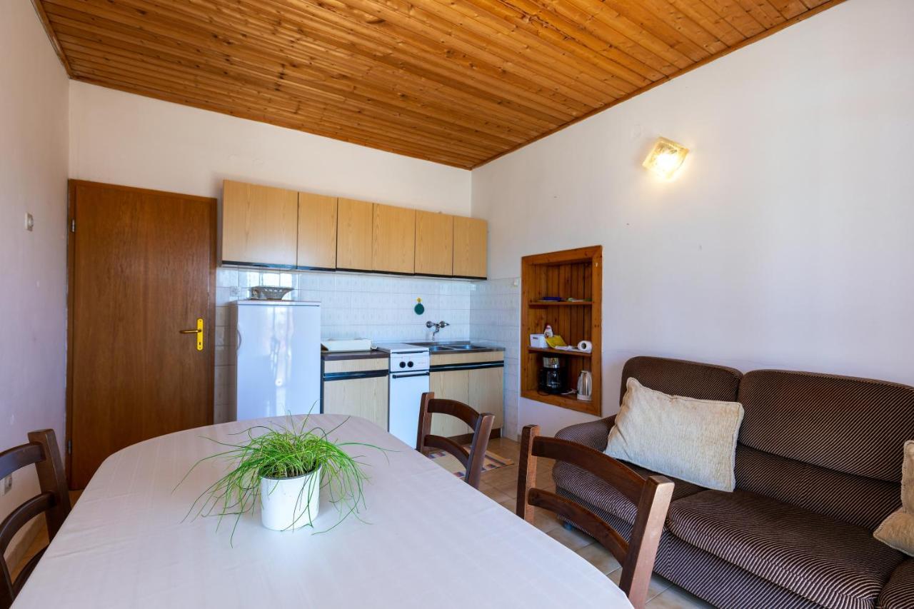 Apartments And Room Pergola 로비니 외부 사진